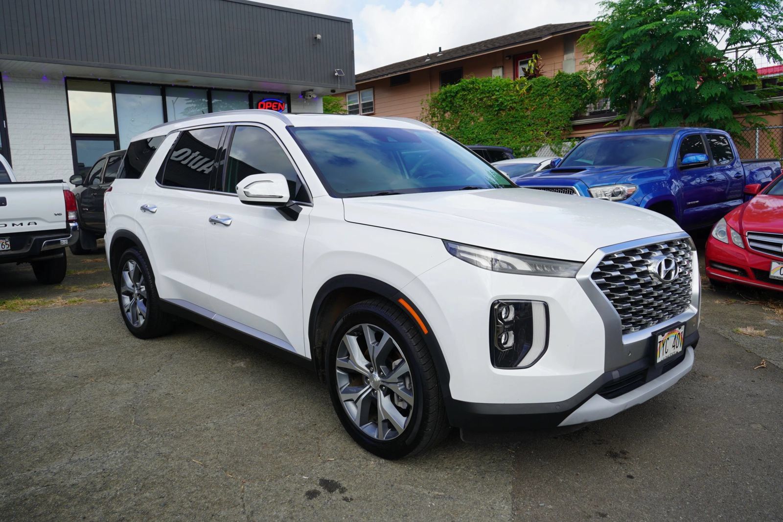 Used 2020 Hyundai Palisade SEL w/ Premium Package FWD image 3