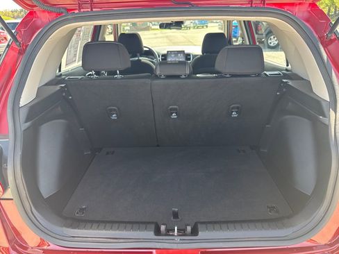 Used 2025 Hyundai Venue SEL FWD image 23