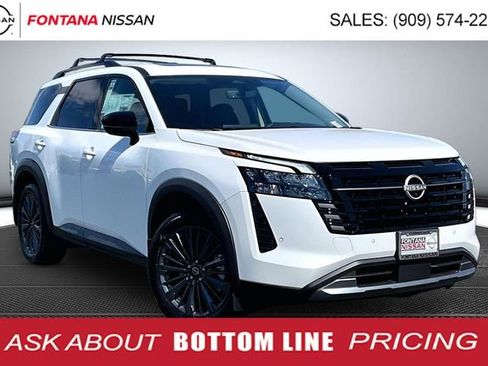 New 2026 Nissan Pathfinder SL image 1