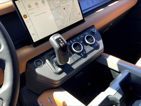 New 2025 Land Rover Defender 110 V8 image 8