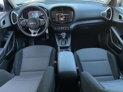 Used 2025 Kia Soul LX w/ LX Technology Package image 20