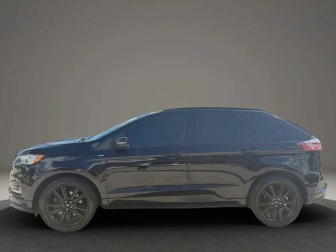 Used 2020 Ford Edge ST-Line w/ Cold Weather Package AWD/4WD image 4