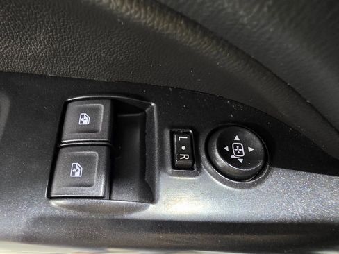 Used 2022 Chevrolet Colorado LT w/ Fleet Safety Package image 18