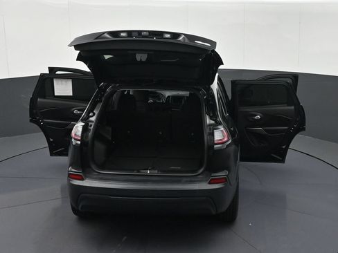 Used 2019 Jeep Cherokee Latitude w/ Popular Appearance Group FWD image 41