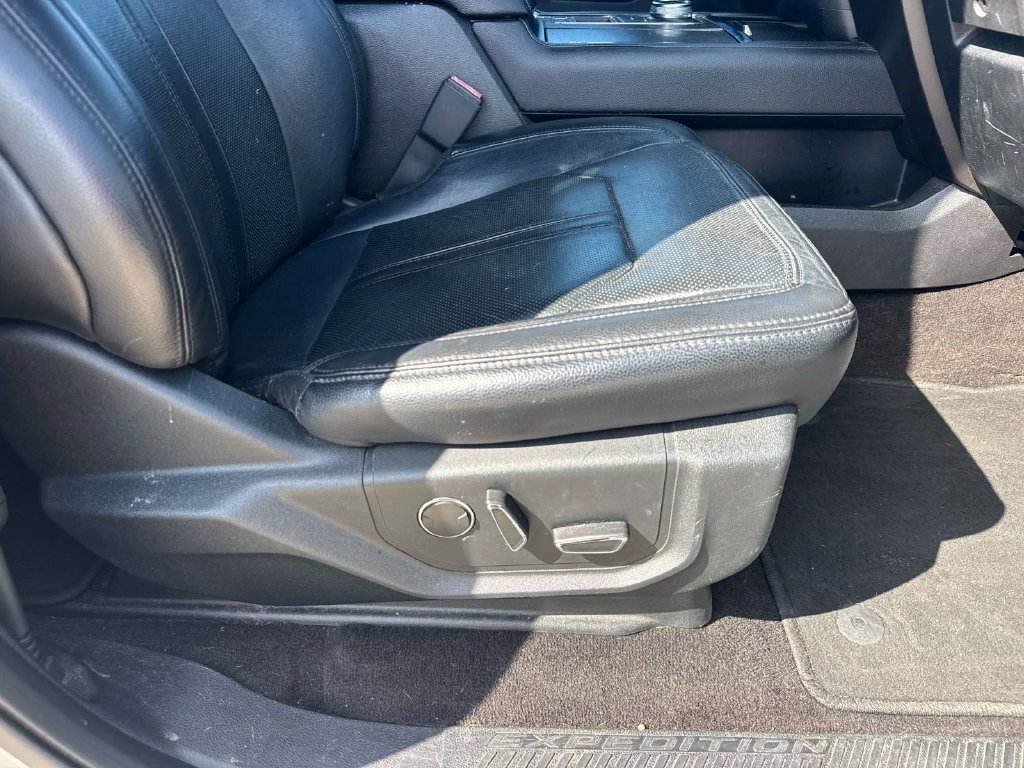 Used 2019 Ford Expedition Max Limited RWD image 18