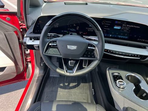Certified 2025 Cadillac Optiq Sport 2 w/ LPO, Floor Liner Package AWD/4WD image 13