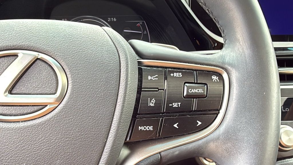 Used 2023 Lexus ES 300h w/ Premium Package FWD image 32