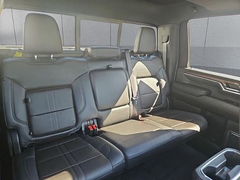 Used 2024 Chevrolet Silverado 2500 High Country w/ High Country Premium Package image 19