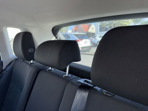 Used 2013 Volkswagen Tiguan S image 15