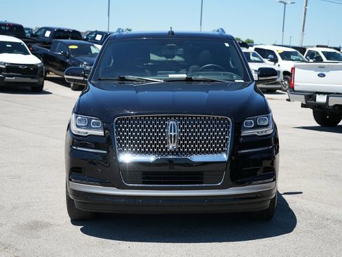 Used 2023 Lincoln Navigator L Reserve AWD/4WD image 2