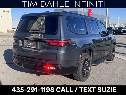 Used 2023 Jeep Wagoneer Series II image 8