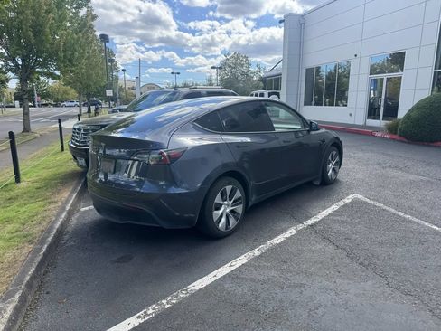 Used 2020 Tesla Model Y Long Range AWD/4WD image 6