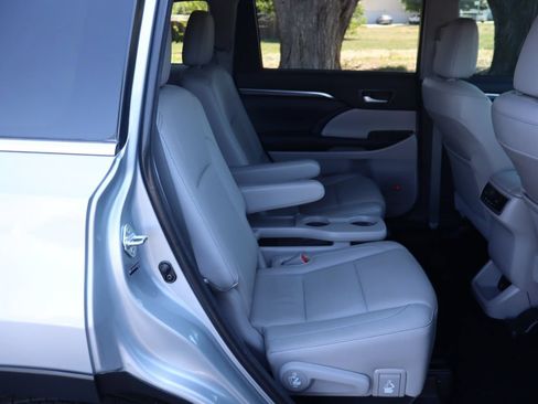 Used 2014 Toyota Highlander Limited FWD image 23