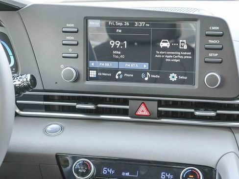 Certified 2025 Hyundai Elantra Sport image 15