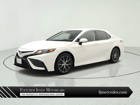 Used 2023 Toyota Camry SE w/ Convenience Package FWD image 1