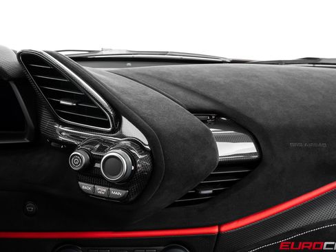 Used 2019 Ferrari 488 Pista Coupe RWD image 35