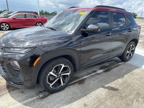 Used 2023 Chevrolet TrailBlazer RS FWD image 1