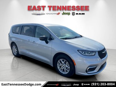 Used 2024 Chrysler Pacifica Touring-L