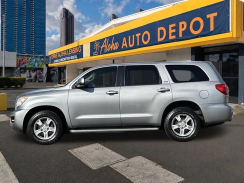 Used 2008 Toyota Sequoia SR5 RWD image 2