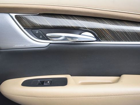 Used 2022 Cadillac XT6 Sport w/ Platinum Package image 33