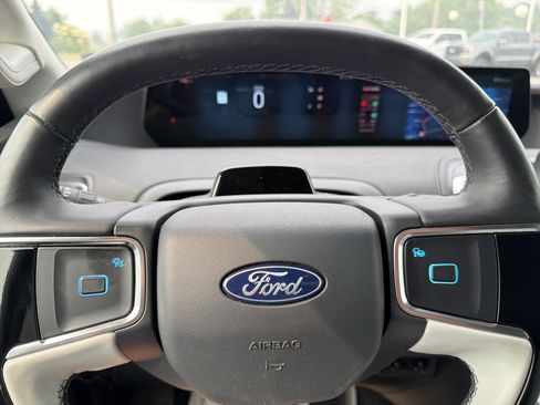 Used 2025 Ford Expedition Max Platinum w/ Driver's Package AWD/4WD image 18