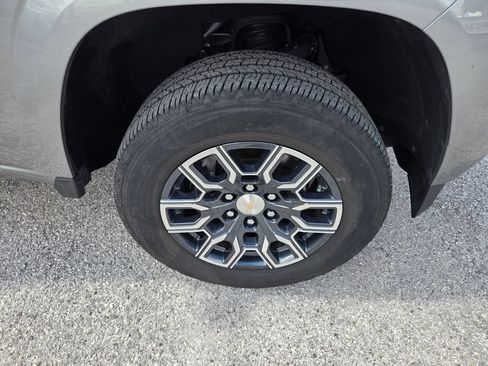 Used 2024 Chevrolet Colorado LT w/ LT Convenience Package III RWD image 18