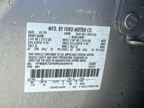Used 2024 Ford Explorer XLT w/ Equipment Group 202A RWD image 33