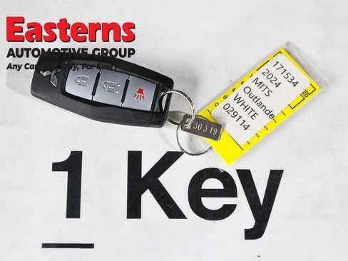 Used 2024 Mitsubishi Outlander ES AWD/4WD image 23