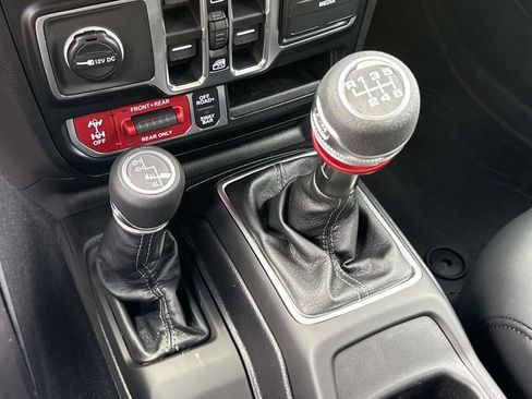Used 2026 Jeep Wrangler Unlimited Rubicon AWD/4WD image 20