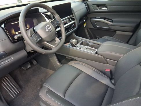 New 2026 Nissan Pathfinder Platinum FWD image 7