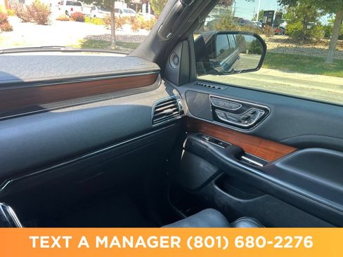 Used 2019 Lincoln Navigator Reserve AWD/4WD image 25