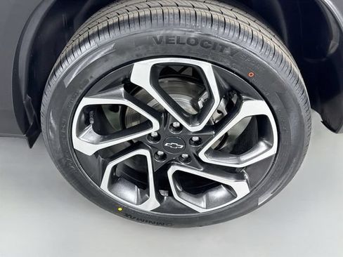Used 2025 Chevrolet Trax RS w/ Driver Confidence Package FWD image 29