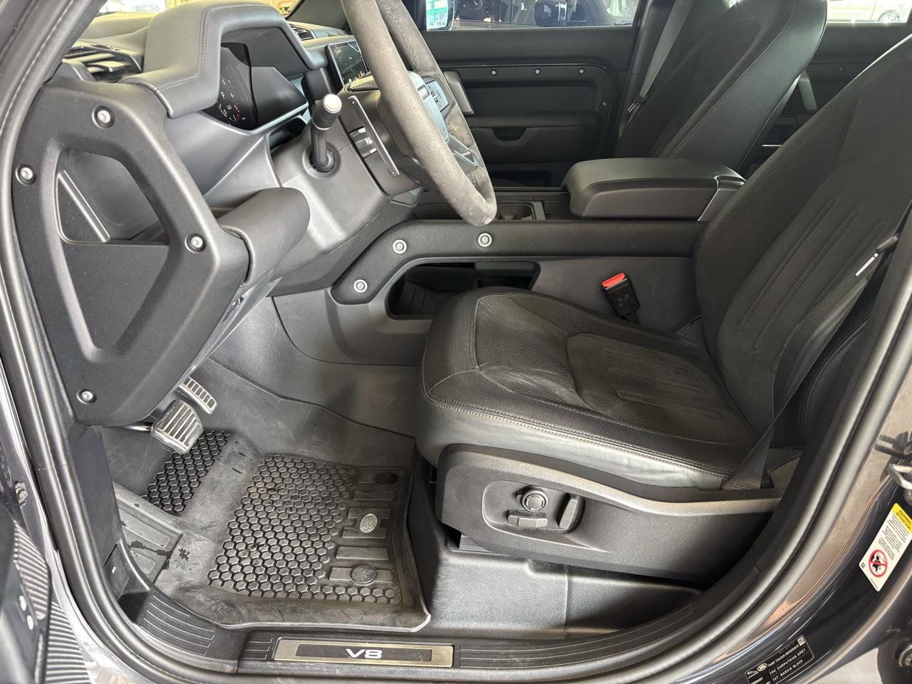 Used 2023 Land Rover Defender 110 V8 AWD/4WD image 15