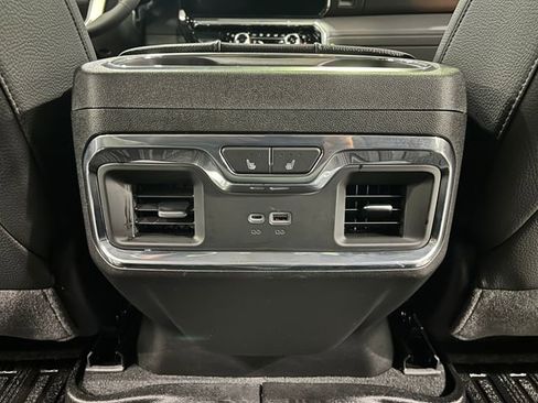 Used 2025 GMC Sierra 2500 Denali w/ Technology Package AWD/4WD image 28