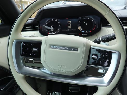 Used 2023 Land Rover Range Rover Long Wheelbase Autobiography image 32