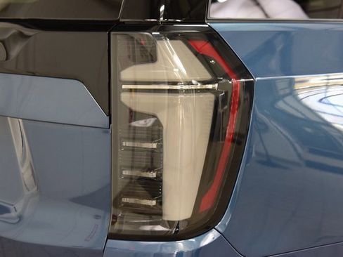 New 2026 Chevrolet Suburban Premier w/ Sun And Tow Package image 19