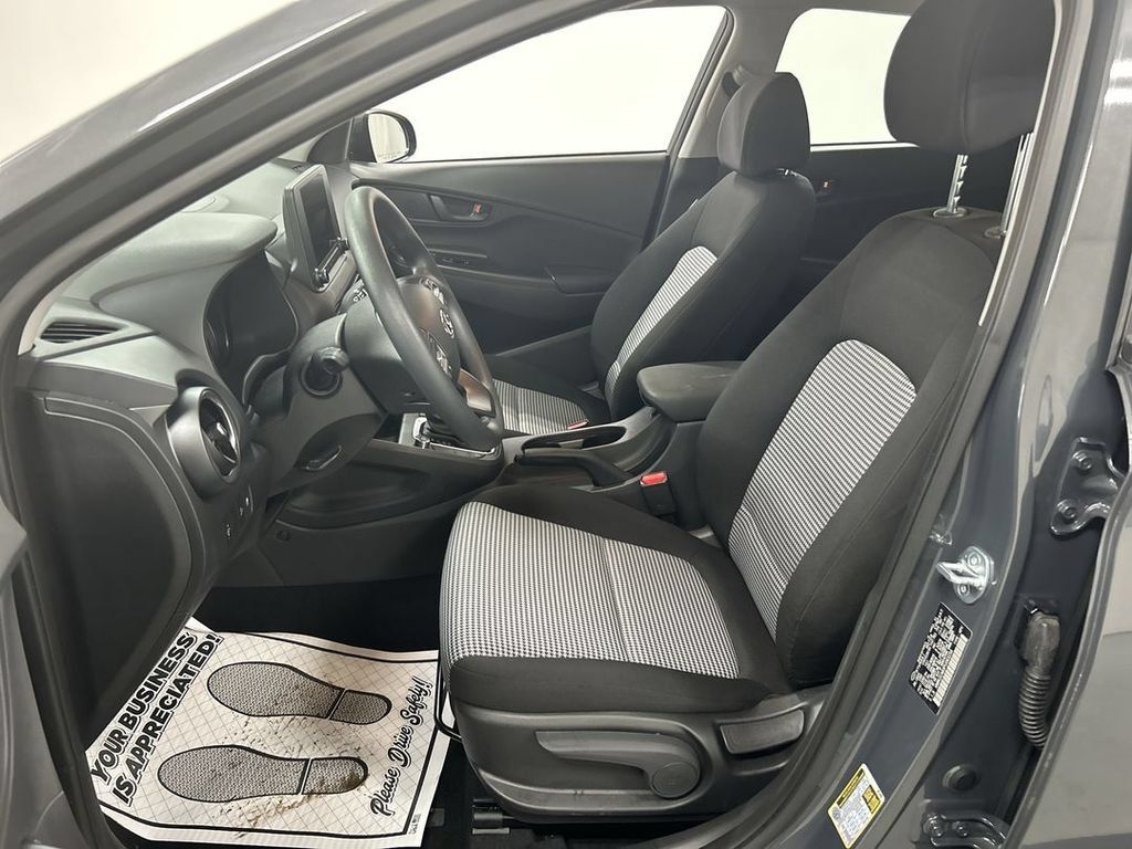 Used 2023 Hyundai Kona SE AWD/4WD image 9