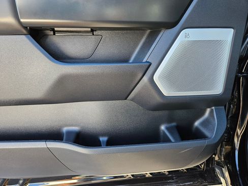 Used 2025 Ford F150 Raptor AWD/4WD image 15