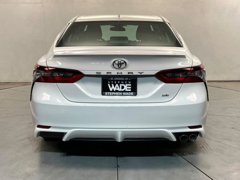 Used 2021 Toyota Camry SE FWD image 4