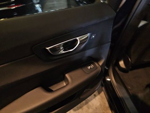 Certified 2025 Volvo XC60 B5 Core AWD/4WD image 16