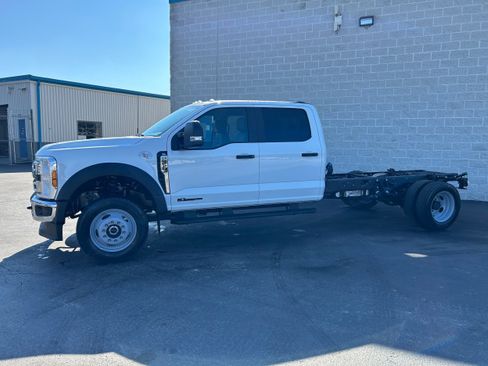 New 2026 Ford F550 4x4 Crew Cab image 5