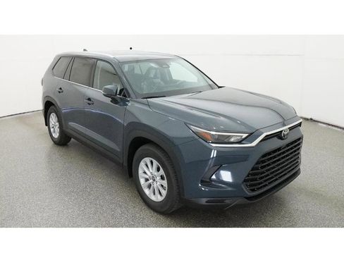 New 2026 Toyota Grand Highlander XLE FWD image 13