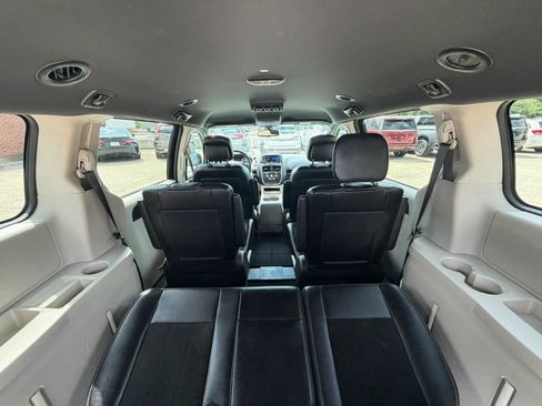 Used 2019 Dodge Grand Caravan SXT FWD image 21