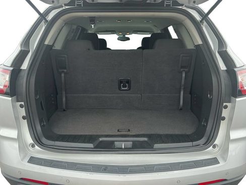 Used 2017 Chevrolet Traverse LT FWD image 24