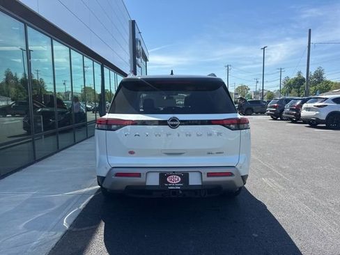 Used 2024 Nissan Pathfinder SL w/ SL Premium Package AWD/4WD image 4