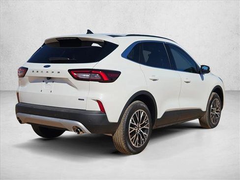 New 2026 Ford Escape SE image 2