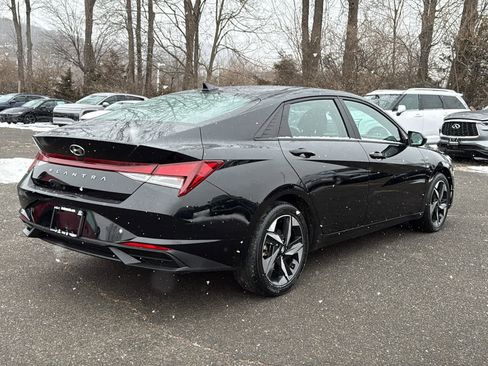 Used 2023 Hyundai Elantra SEL w/ Convenience Package image 6