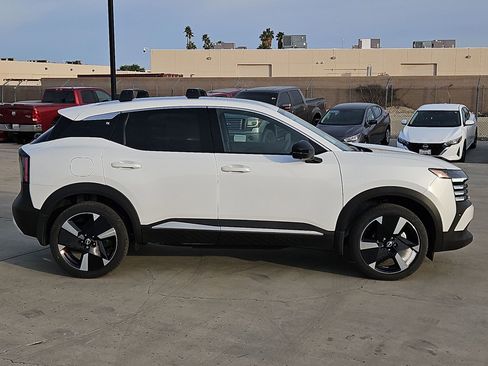 New 2026 Nissan Kicks SR w/ Cold Weather Package AWD/4WD image 5