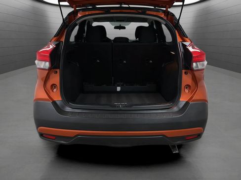 Used 2019 Nissan Kicks SR w/ Exterior Package FWD image 23