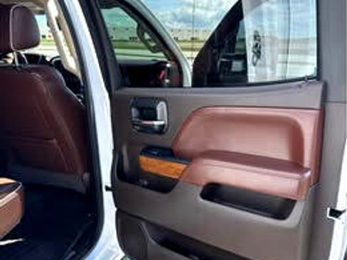 Used 2016 Chevrolet Silverado 2500 High Country w/ Duramax Plus Package image 12